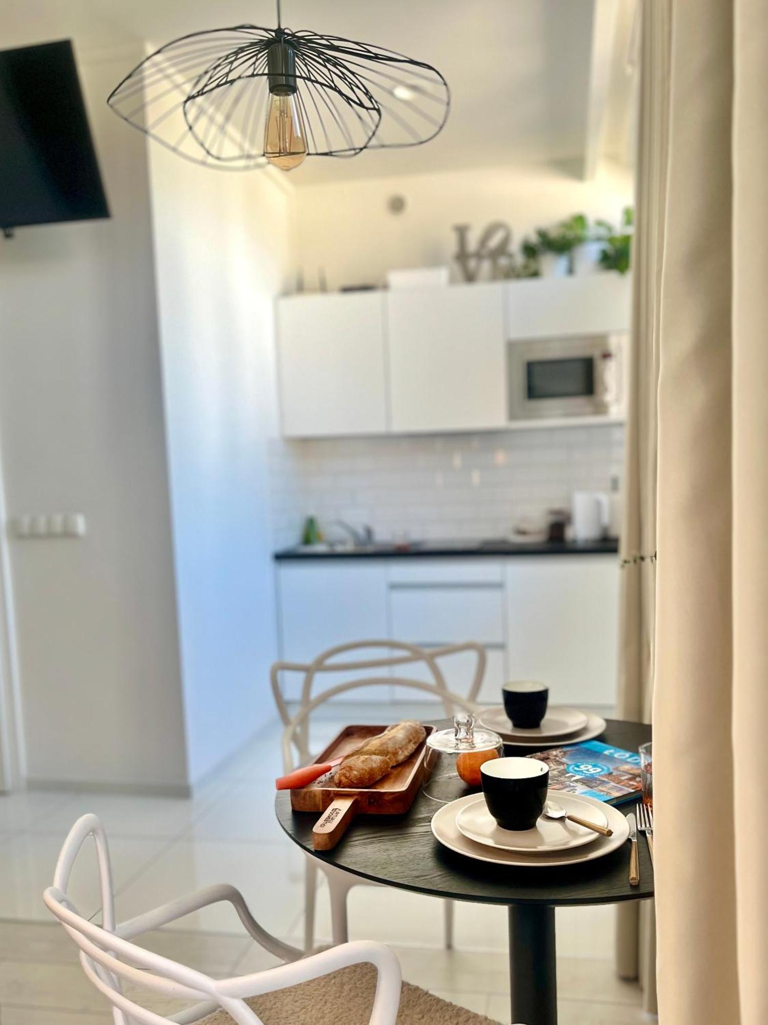 Apartment I Piotrkowska Z Wielkim Lustrem, Balkonem I Klimatyzacja *